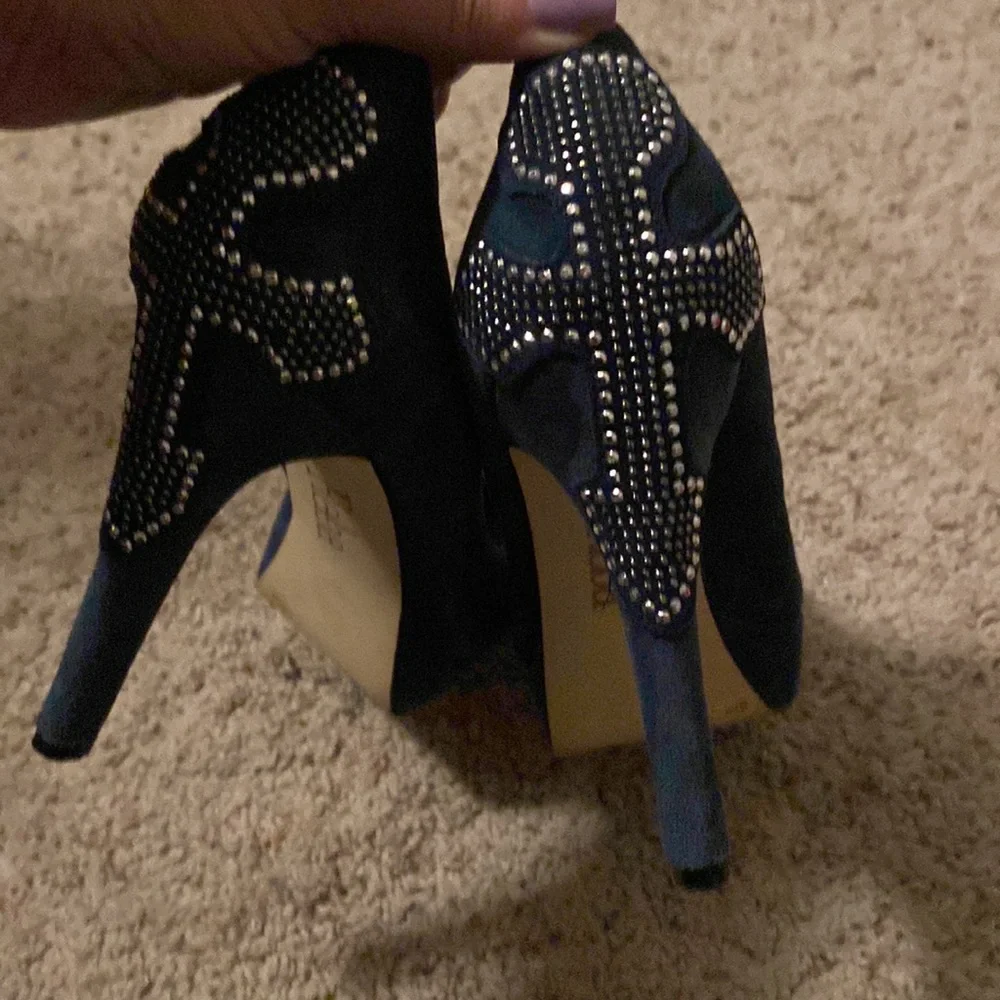 Blue suede Reba heels - Picture 5 of 11